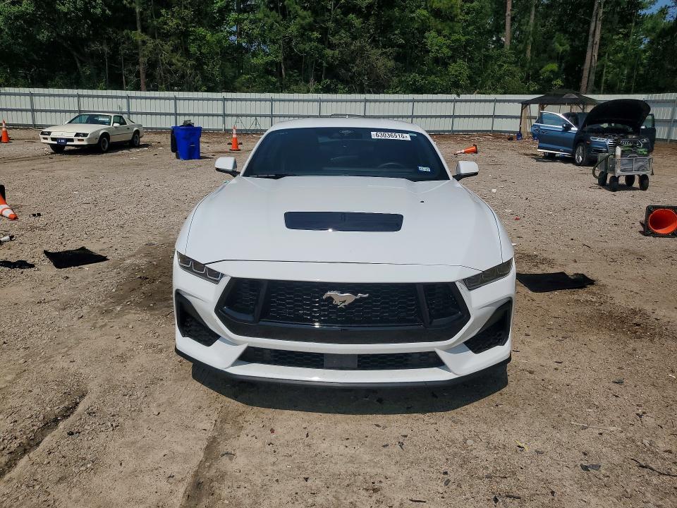 2024 Ford Mustang VIN 1FA6P8CF3R5430793 COPART salvage auction — Rear End, Sc - Salvage Title, sold $25,250 on 2026-09-25 (photo 5)