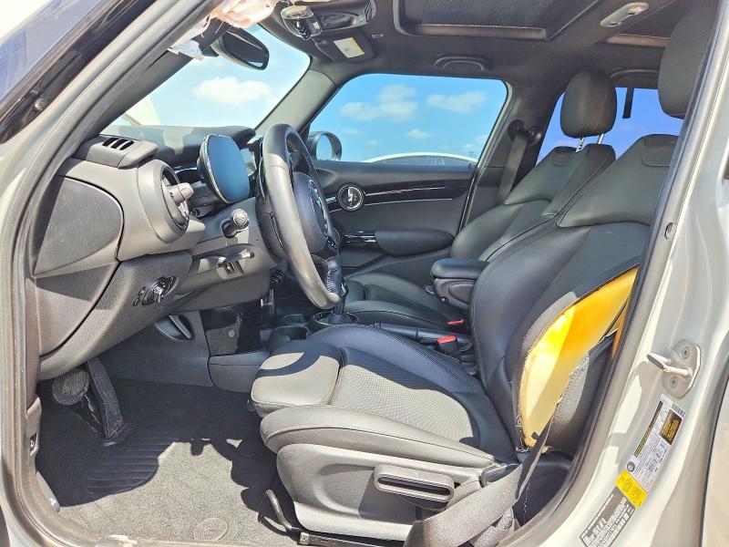 2023 Mini Cooper VIN WMW53DK02P2T17873 COPART salvage auction — SIDE, Tx - Salvage Vehicle Title, sold $5,600 on 2026-09-08 (photo 7)