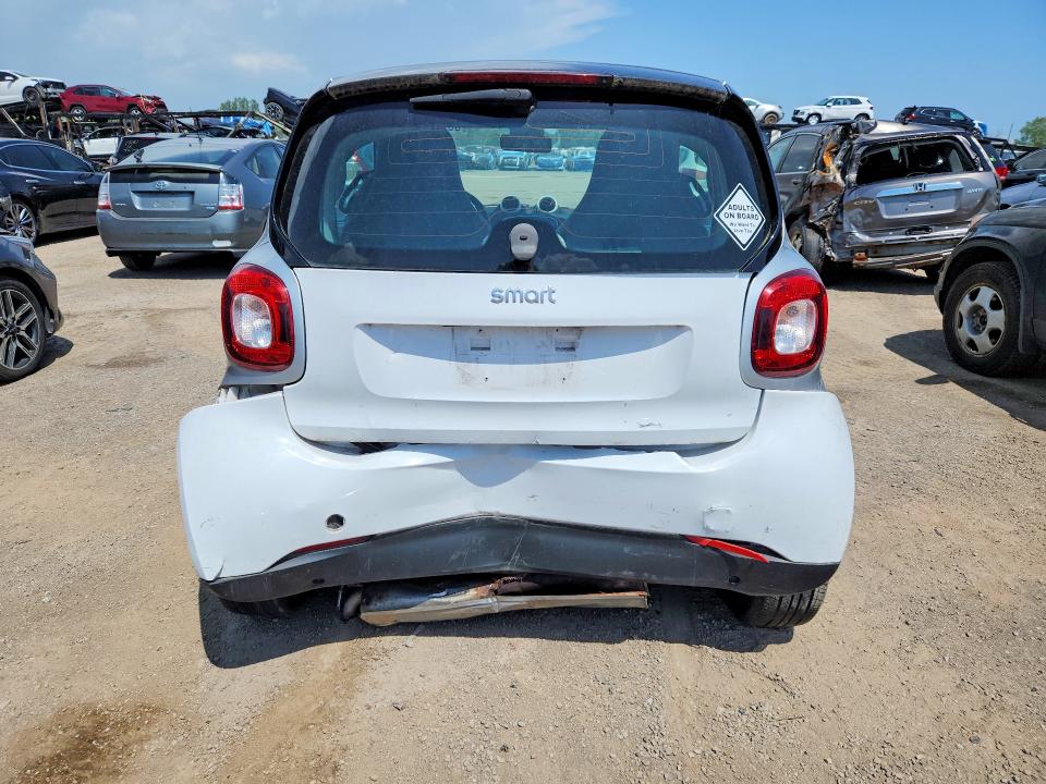 2016 Smart Fortwo VIN WMEFJ5DA9GK153905 COPART salvage auction — REAR END, ON - PERMIT SALVAGE, sold $250 on 2026-07-21 (photo 6)