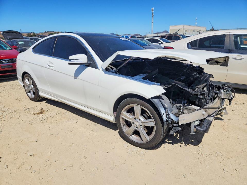 2013 Mercedes-benz C-klasse VIN WDDGJ4HB0DF977527 COPART salvage auction — FRONT END, Ca - Salvage Certificate, sold $1,250 on 2026-08-27 (photo 4)