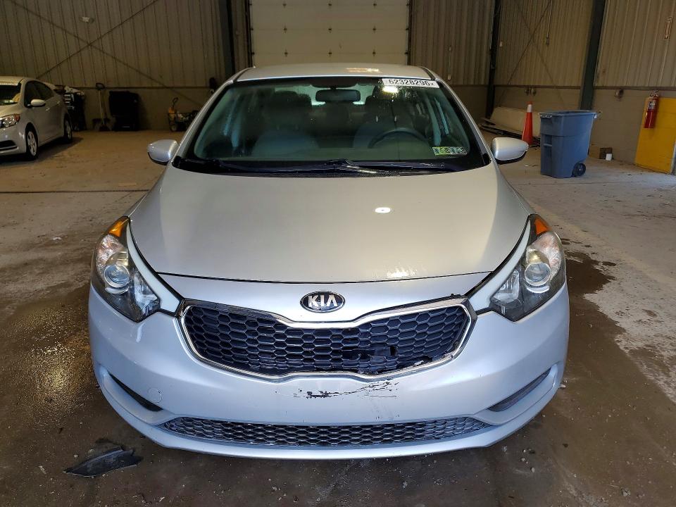 2015 Kia Forte VIN KNAFK4A61F5406067 COPART salvage auction — VANDALISM, Pa - Cert Of Title, sold $1,650 on 2026-07-29 (photo 5)