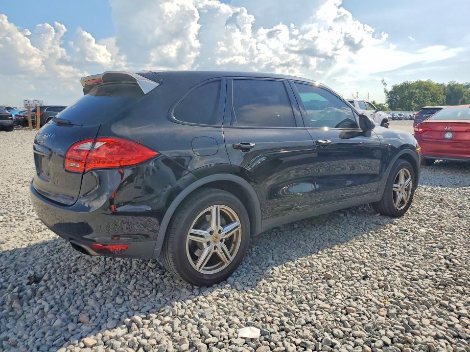 2014 Porsche Cayenne VIN WP1AA2A25ELA97424 COPART salvage auction — MINOR DENT/SCRATCHES, Salvage Title, sold $3,550 on 2026-07-24 (photo 3)