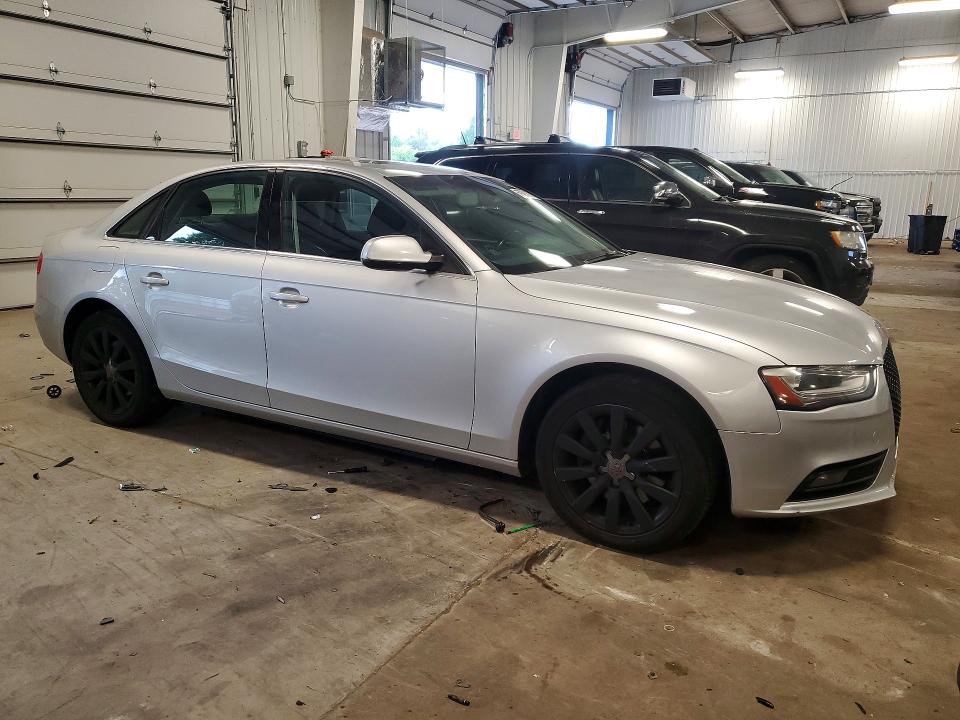 2013 Audi A4 VIN WAUBFAFLXDN011768 COPART salvage auction — MINOR DENT/SCRATCHES, Mn - Certificate Of Title, sold $825 on 2026-07-16 (photo 4)