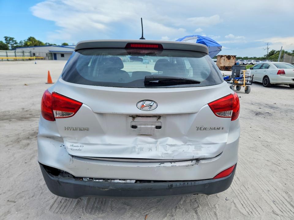 2011 Hyundai Tucson VIN KM8JT3AB3BU285247 COPART salvage auction — REAR END, FL - CERT OF TITLE SLVG REBUILDABLE, sold $1,800 on 2026-07-22 (photo 6)