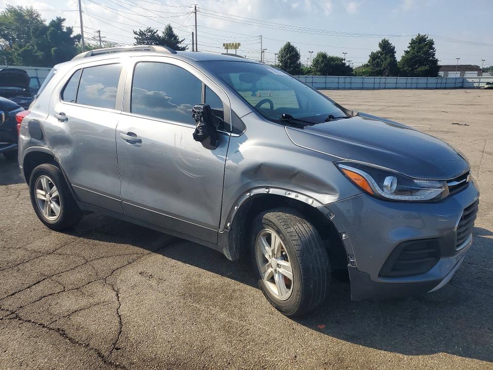 2020 Chevrolet Trax VIN 3GNCJPSB9LL165190 COPART salvage auction — SIDE, Oh - Certificate Of Title, sold $2,850 on 2026-07-21 (photo 4)