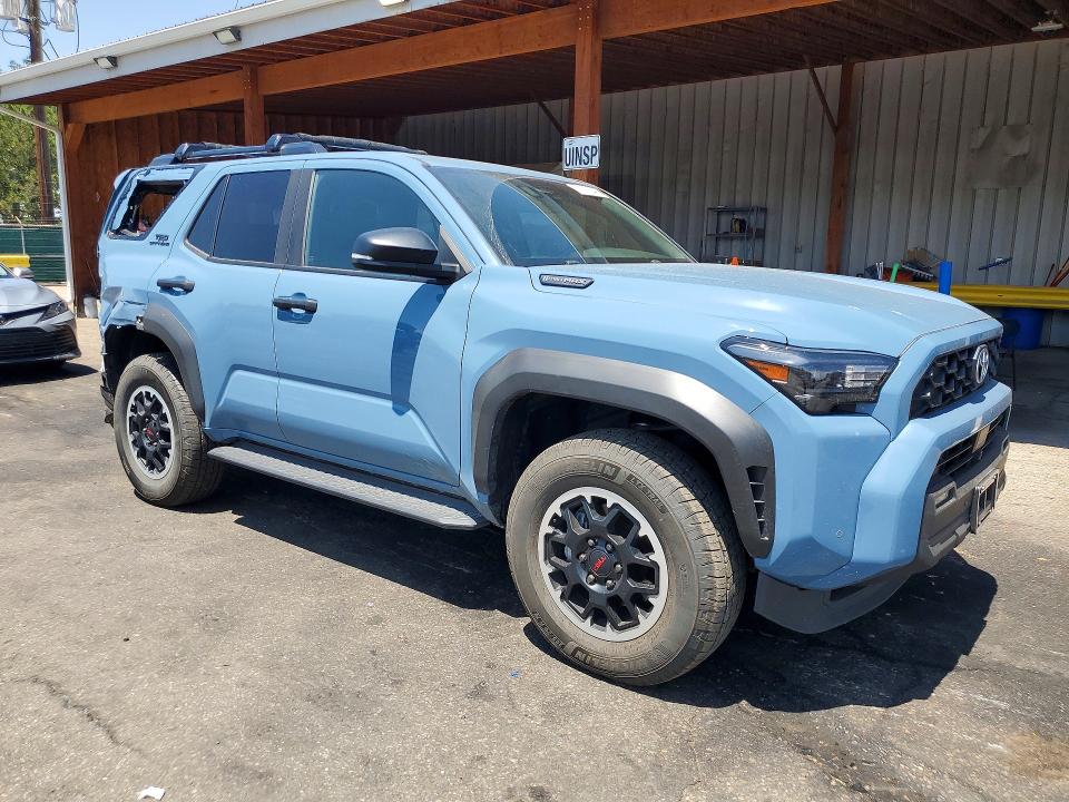 2025 Toyota 4runner VIN JTEVB5BR2S5001581 COPART salvage auction — REAR END, CO - PUBLIC - SALVAGE TITLE (P), sold $5,200 on 2026-07-23 (photo 4)