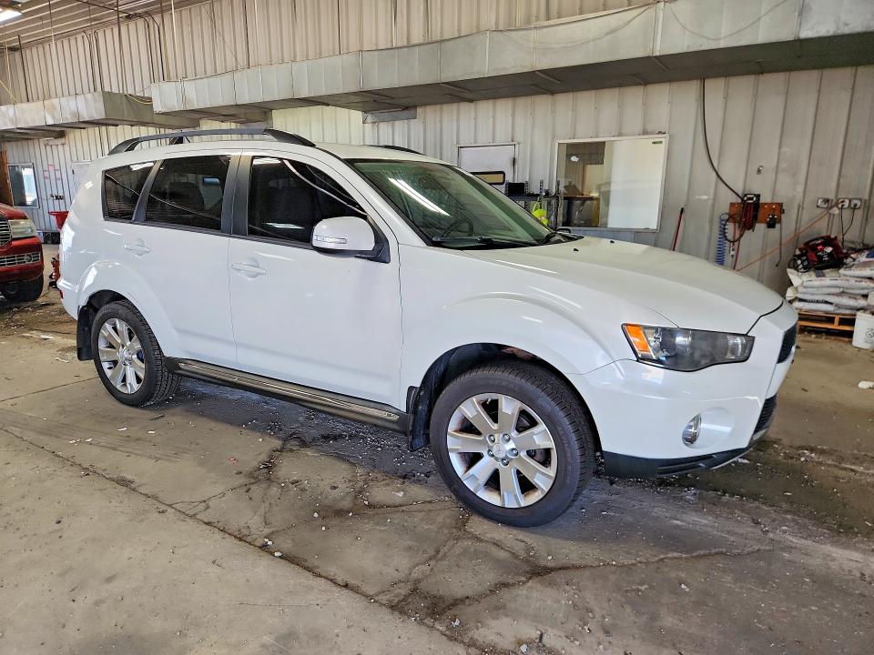 2012 Mitsubishi Outlander VIN JA4AS3AW5CU008055 COPART salvage auction — MINOR DENT/SCRATCHES, Wi - Certificate Of Title, sold $900 on 2026-07-20 (photo 4)