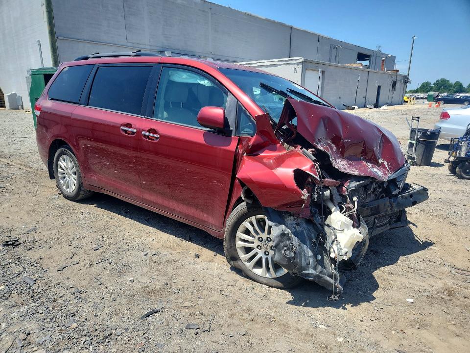 2012 Toyota Sienna VIN 5TDYK3DC5CS195582 COPART salvage auction — FRONT END, Va - Cert Of Title - Salvage, sold $900 on 2026-07-22 (photo 4)