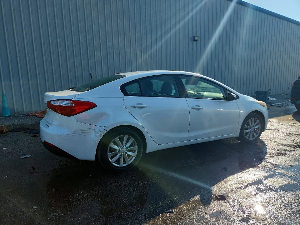 2016 Kia Forte VIN KNAFX4A6XG5592646 COPART salvage auction — REAR END, Sc - Cert Of Title-Salvage, sold $275 on 2026-07-29 (photo 3)