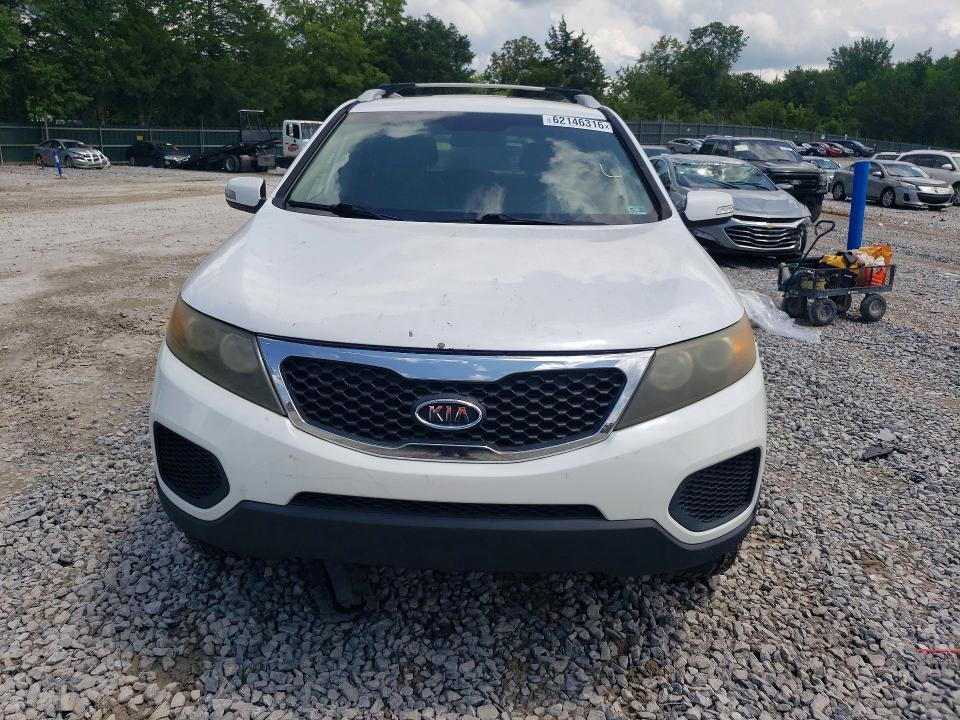 2011 Kia Sorento VIN 5XYKTDA24BG177980 COPART salvage auction — MINOR DENT/SCRATCHES, Tn - Certificate Of Title, sold $700 on 2026-07-28 (photo 5)