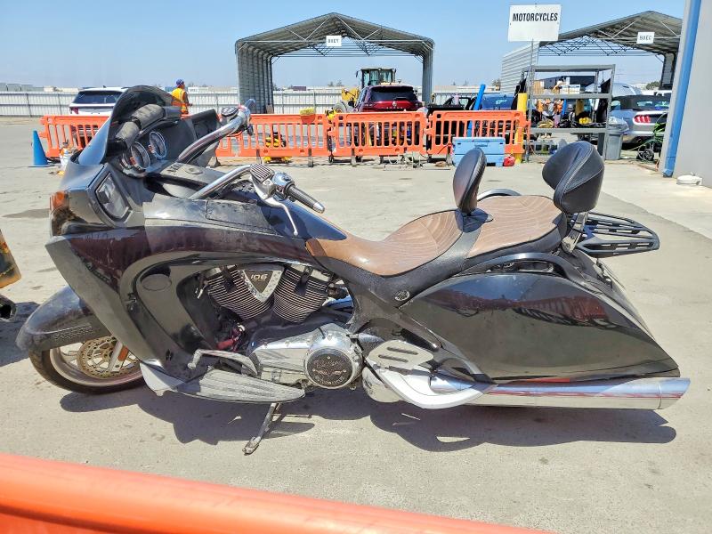 2009 Victory motorcycles Vision VIN 5VPSD36D193000787 COPART salvage auction — MINOR DENT/SCRATCHES, CA - DIS/DLR/EXP ONLY CLEAN TITLE, sold $1,300 on 2026-07-14 (photo 3)