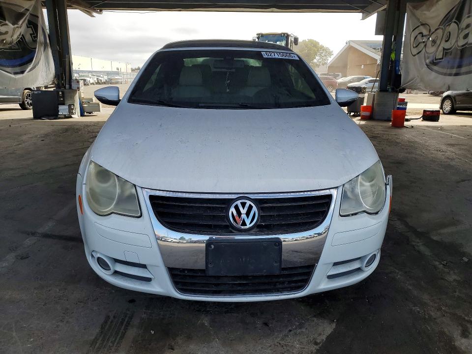 2009 Volkswagen Eos VIN WVWFA71F99V015423 COPART salvage auction — MINOR DENT/SCRATCHES, Ca - Dis/Dlr/Exp Only Clean Title, sold $100 on 2026-08-04 (photo 5)