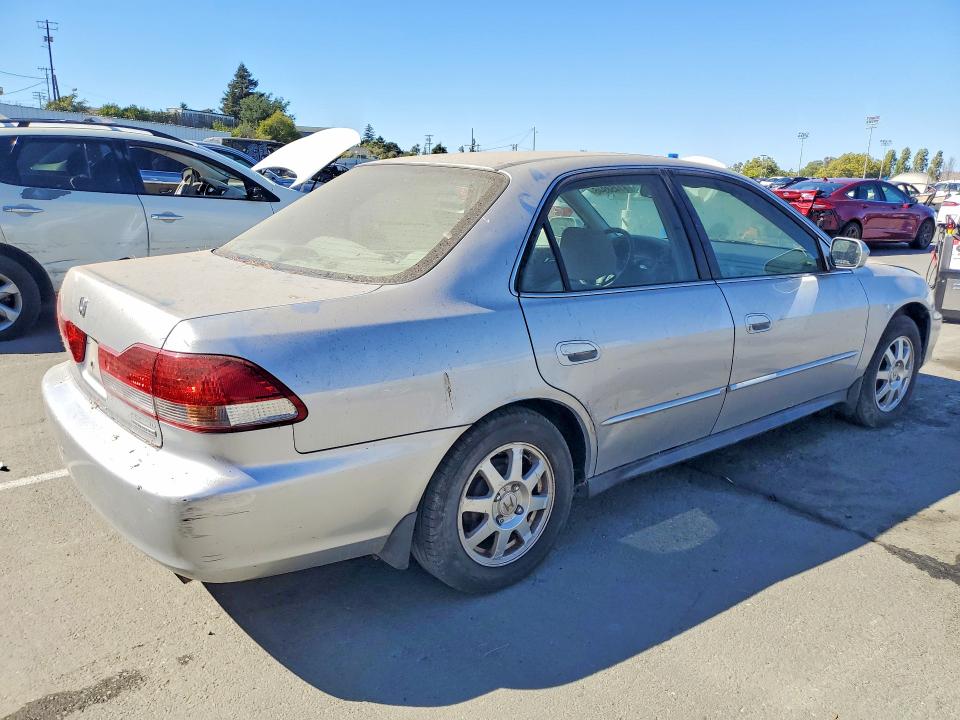 2002 Honda Accord VIN JHMCG66852C028580 COPART salvage auction — MINOR DENT/SCRATCHES, CA - DLR/DIS/EXP ONLY SALVAGE TITLE, sold $400 on 2026-07-17 (photo 3)