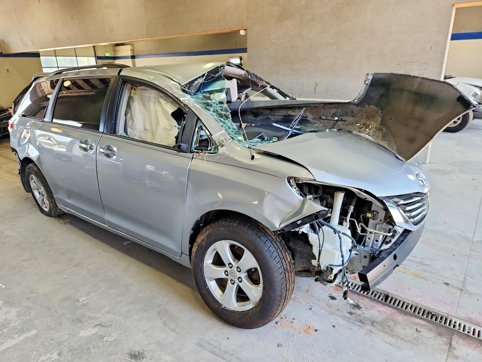2013 Toyota Sienna VIN 5TDKK3DC4DS398048 COPART salvage auction — ALL OVER, Va - Cert Of Title - Salvage, sold $550 on 2026-07-10 (photo 4)