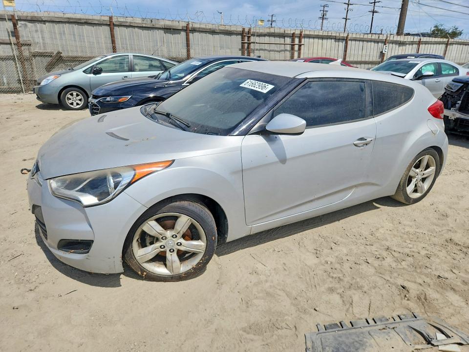2015 Hyundai Veloster VIN KMHTC6AD3FU239306 COPART salvage auction — MINOR DENT/SCRATCHES, CA - DIS/DLR/EXP ONLY CLEAN TITLE, sold $275 on 2026-07-23 (photo 1)