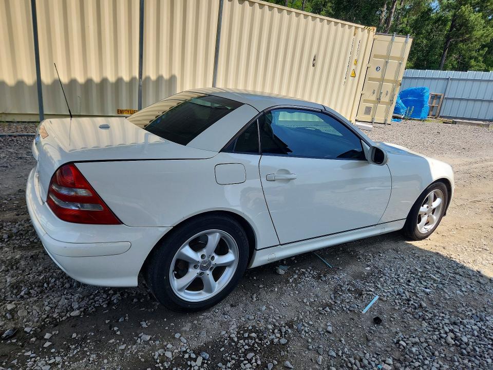 2004 Mercedes-benz Slk-class VIN WDBKK65F84F300485 COPART salvage auction — REAR END, GA - CERT OF TITLE-SALVAGE (P), sold $200 on 2026-07-21 (photo 3)