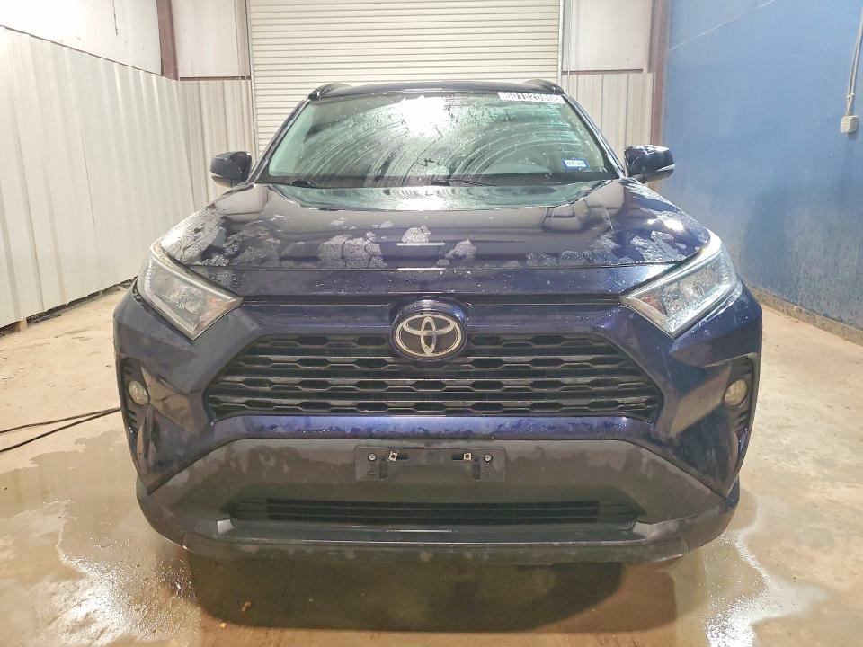2021 Toyota Rav4 VIN 2T3P1RFV5MW152523 COPART salvage auction — MINOR DENT/SCRATCHES, TX - CERTIFICATE OF TITLE, sold $10,400 on 2026-07-28 (photo 5)