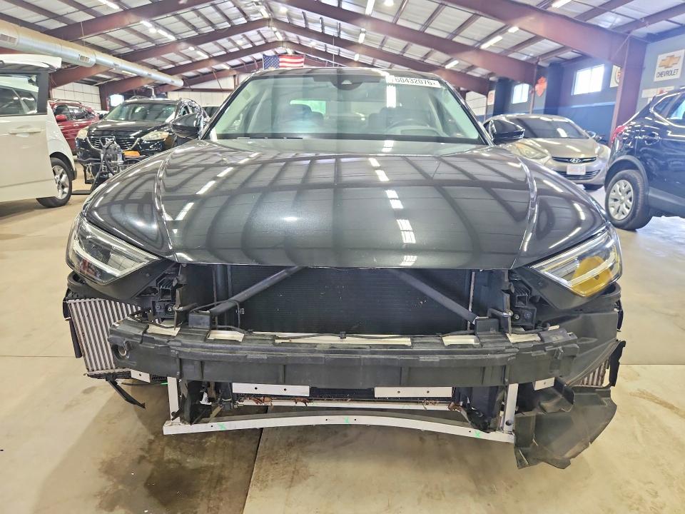 2019 Audi A8 VIN WAU8DAF85KN013825 COPART salvage auction — FRONT END, Ct - Cert Of Title-Salvage, sold $14,700 on 2026-08-06 (photo 5)
