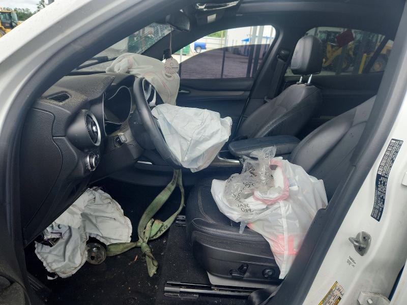 2022 Alfa romeo Stelvio VIN ZASPAKBN9N7D36784 COPART salvage auction — FRONT END, Fl - Certificate Of Title (P), sold $10,200 on 2026-08-12 (photo 7)