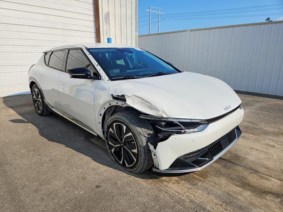 2023 Kia Ev6 VIN KNDC34LA1P5604556 COPART salvage auction — FRONT END, Fl - Certificate Of Title, sold $8,000 on 2026-07-20 (photo 4)