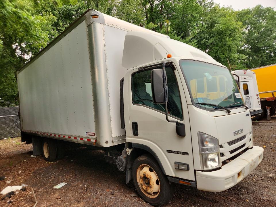 2016 Isuzu Npr VIN 54DC4W1C5GS806682 COPART salvage auction — MINOR DENT/SCRATCHES, Ma - Certificate Of Title (P), sold $5,300 on 2026-07-24 (photo 4)