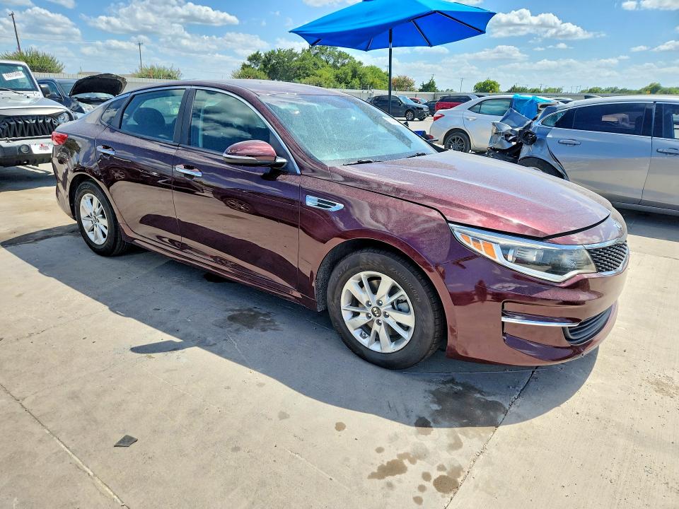 2018 Kia Optima VIN 5XXGT4L36JG200268 COPART salvage auction — MINOR DENT/SCRATCHES, Tx - Certificate Of Title, sold $975 on 2026-07-30 (photo 4)