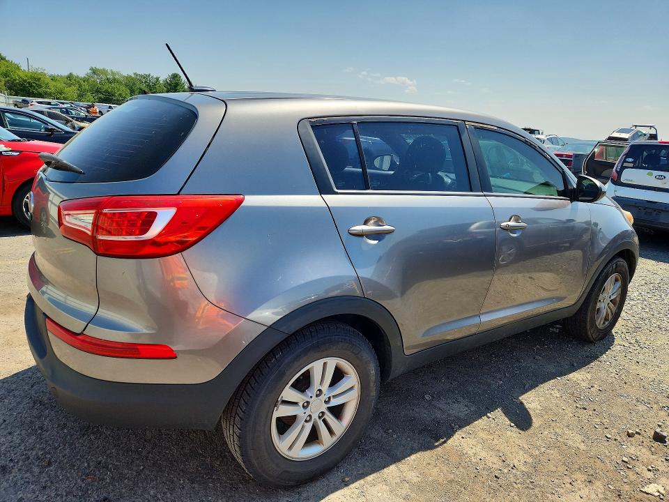 2011 Kia Sportage VIN KNDPB3A29B7091726 COPART salvage auction — MINOR DENT/SCRATCHES, PA - CERT OF TITLE, sold $400 on 2026-07-24 (photo 3)