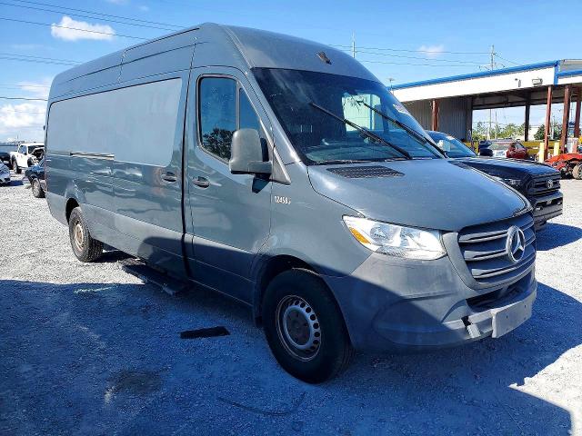 2019 Mercedes-benz Sprinter VIN WD4PF1CD9KP137715 COPART salvage auction — MINOR DENT/SCRATCHES, Fl - Certificate Of Title (P), sold $4,600 on 2026-07-10 (photo 4)
