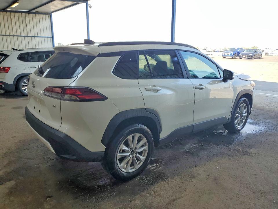 2026 Toyota Corolla cross VIN 7MUCAAAG0TV201884 COPART salvage auction — FRONT END, CO - SALVAGE TITLE, sold $8,000 on 2026-08-26 (photo 3)