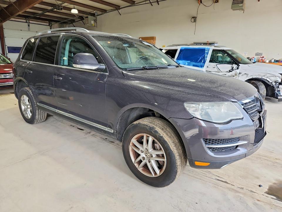2009 Volkswagen Touareg VIN WVGBE77LX9D032331 COPART salvage auction — FRONT END, PA - CERTIFICATE OF SALVAGE, sold $375 on 2026-07-17 (photo 4)