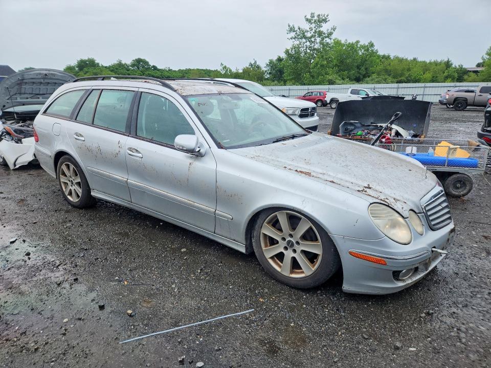 2009 Mercedes-benz E-class VIN WDBUH87X29B366585 COPART salvage auction — MINOR DENT/SCRATCHES, MA - CERTIFICATE OF TITLE, sold $575 on 2026-07-15 (photo 4)