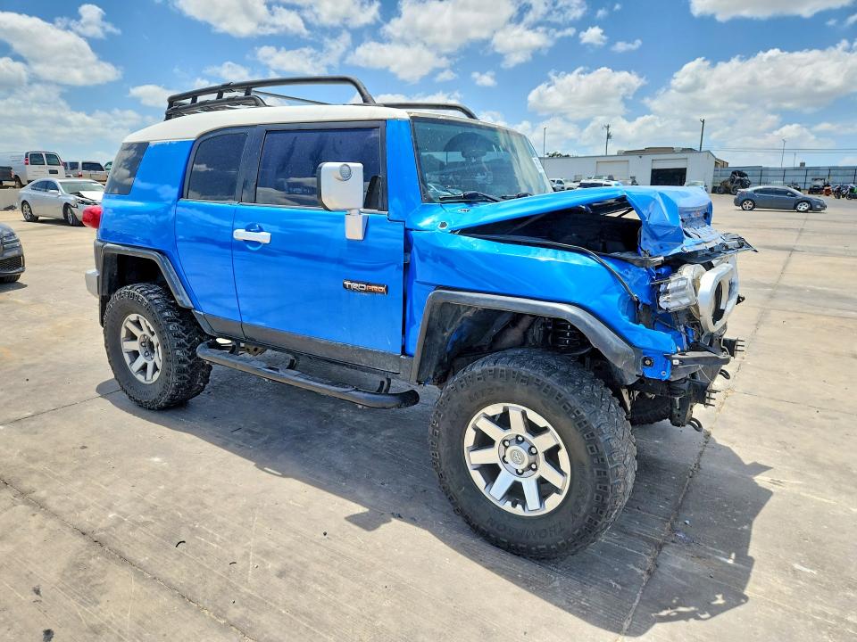 2007 Toyota Fj cruiser VIN JTEBU11F370065520 COPART salvage auction — FRONT END, Tx - Salvage Vehicle Title, sold $3,000 on 2026-07-20 (photo 4)