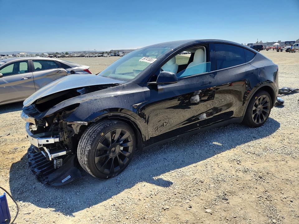 2025 Tesla Model y VIN 7SAYGAEEXSF271552 COPART salvage auction — FRONT END, CA - SALVAGE CERTIFICATE, sold $12,800 on 2026-08-28 (photo 1)