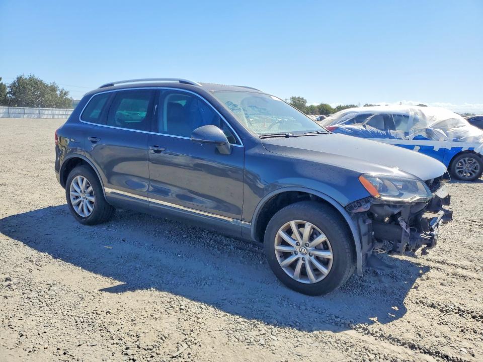 2011 Volkswagen Touareg VIN WVGFF9BP5BD004592 COPART salvage auction — FRONT END, Ca - Salvage Certificate, sold $1,400 on 2026-08-11 (photo 4)