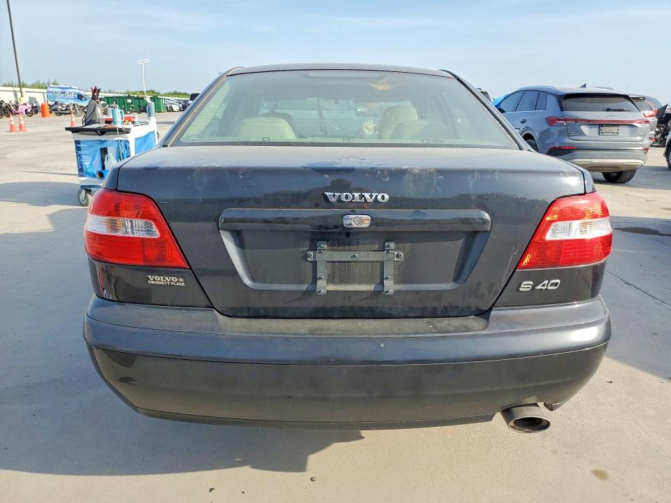 2004 Volvo S40 VIN YV1VS27514F074635 COPART salvage auction — FRONT END, Tx - Salvage Vehicle Title, sold $250 on 2026-08-10 (photo 6)