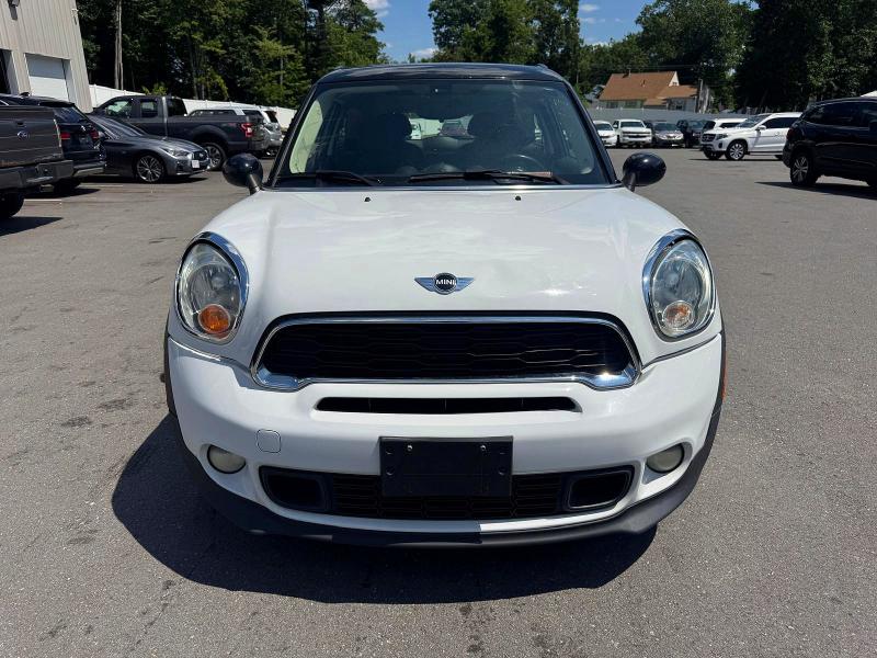 2014 Mini Cooper VIN WMWSS7C57EWN71733 COPART salvage auction — MINOR DENT/SCRATCHES, MA - CERTIFICATE OF TITLE, sold $1,850 on 2026-08-07 (photo 5)