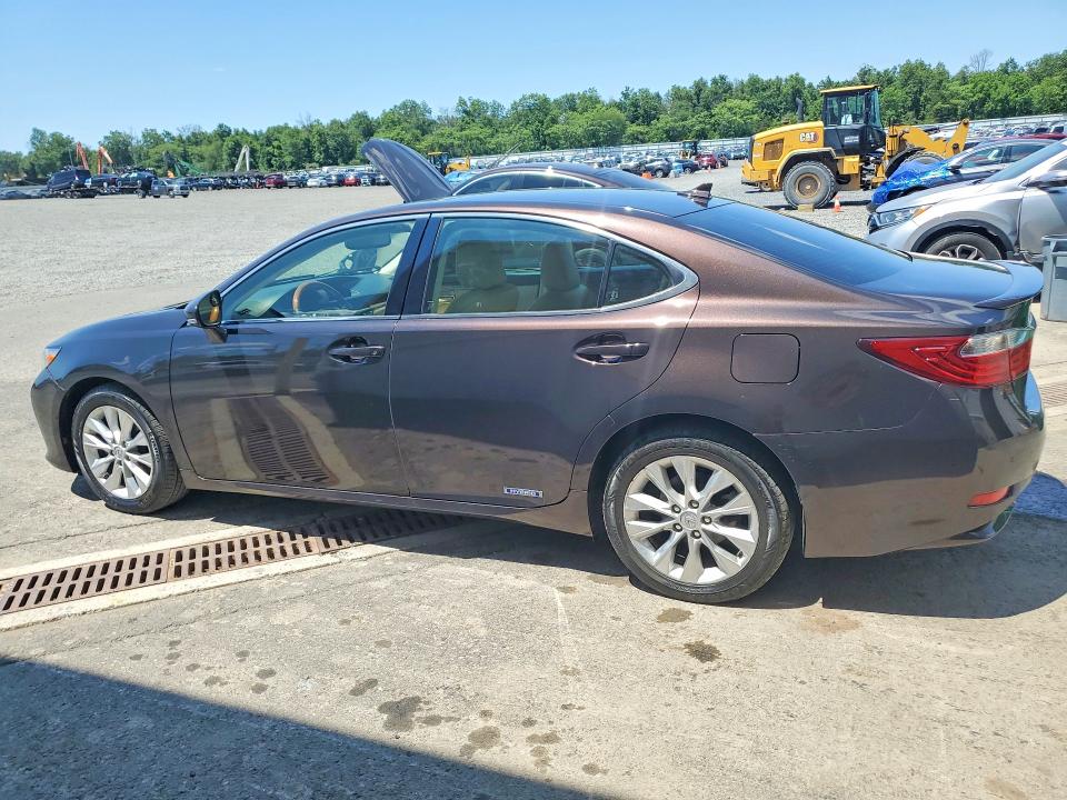 2013 Lexus Es 300h VIN JTHBW1GGXD2004730 COPART salvage auction — MINOR DENT/SCRATCHES, Pa - Cert Of Title, sold $2,250 on 2026-07-31 (photo 2)
