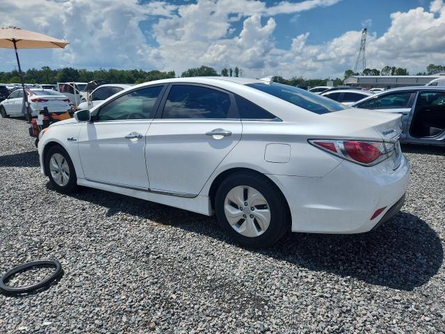 2015 Hyundai Sonata VIN KMHEC4A4XFA137385 COPART salvage auction — NORMAL WEAR, FL - CERTIFICATE OF DESTRUCTION, sold $700 on 2026-07-17 (photo 2)