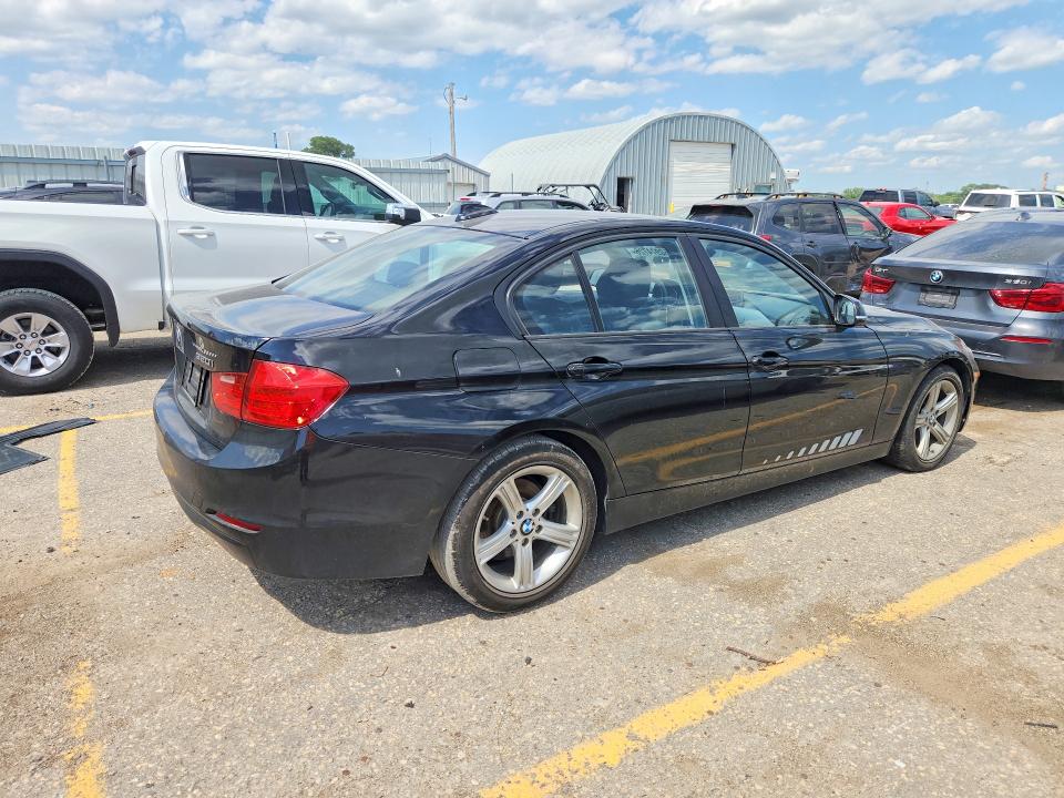 2013 BMW 3er VIN WBA3B1C58DF462570 COPART salvage auction — WATER/FLOOD, Ks - Flood - Salvage, sold $600 on 2026-08-17 (photo 3)