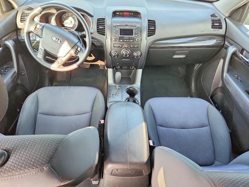 2011 Kia Sorento VIN 5XYKTCA17BG089975 COPART salvage auction — NORMAL WEAR, NY - CERTIFICATE OF TITLE, sold $450 on 2026-07-27 (photo 8)