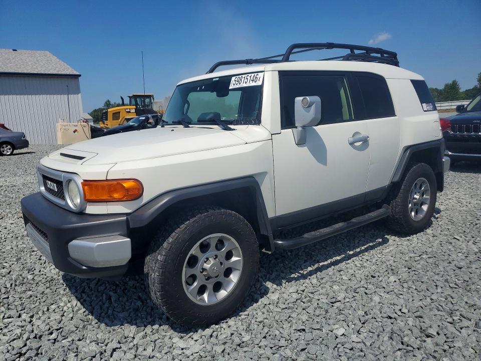 2013 Toyota Fj cruiser VIN JTEBU4BF1DK162683 — COPART salvage auction photo