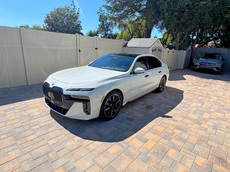 2024 BMW 7er VIN WBA23EH08RCP73339 COPART salvage auction — NORMAL WEAR, Ca - Dis/Dlr/Exp Only Clean Title (P), sold $39,750 on 2026-07-27 (photo 2)