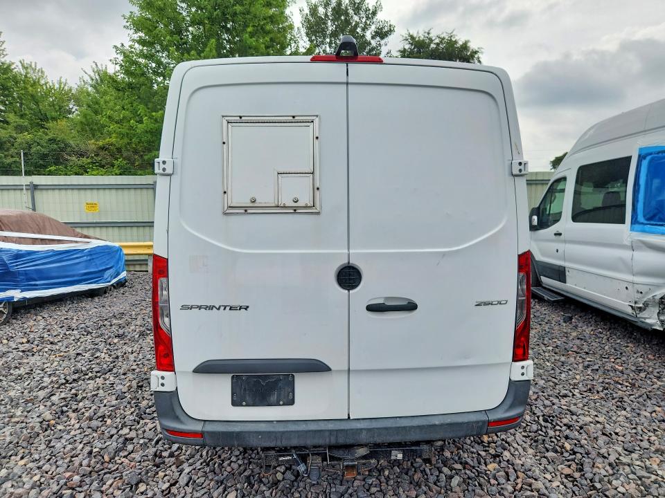 2019 Mercedes-benz Sprinter VIN WD4PF0CD9KP160096 COPART salvage auction — NORMAL WEAR, Il - Certificate Of Title, sold $3,550 on 2026-07-27 (photo 6)