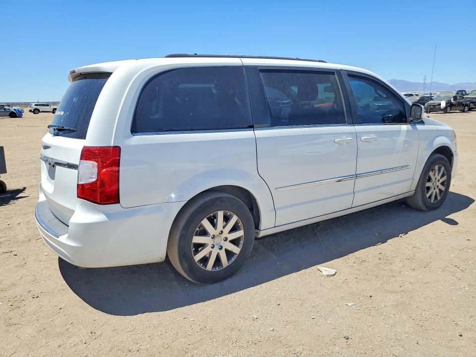 2014 Chrysler Voyager VIN 2C4RC1BG4ER446177 COPART salvage auction — MINOR DENT/SCRATCHES, Ca - Dis/Dlr/Exp Only Clean Title, sold $325 on 2026-07-28 (photo 3)