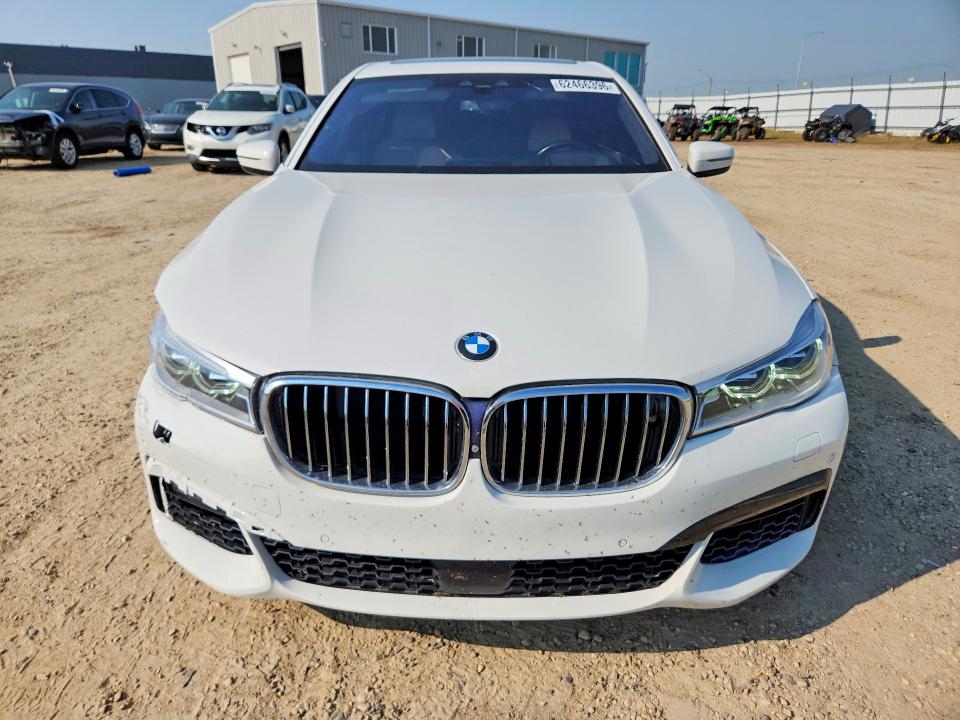 2017 BMW 7er VIN WBA7B0C33HG527139 COPART salvage auction — SIDE, Ab - Bos - Salvage, sold $10,700 on 2026-08-13 (photo 5)