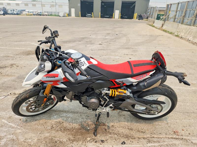 2026 Ducati Hypermotard VIN ZDMBAU8T8TB000997 COPART salvage auction — ROLLOVER, Salvage Title, sold $3,450 on 2026-07-30 (photo 3)