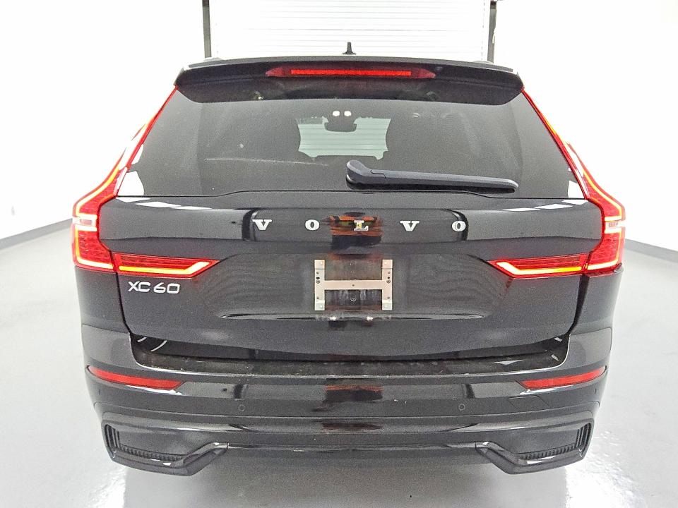 2024 Volvo Xc60 VIN YV4H60DK9R1848895 COPART salvage auction — SIDE, TX - SALVAGE VEHICLE TITLE, sold $13,600 on 2026-08-18 (photo 6)