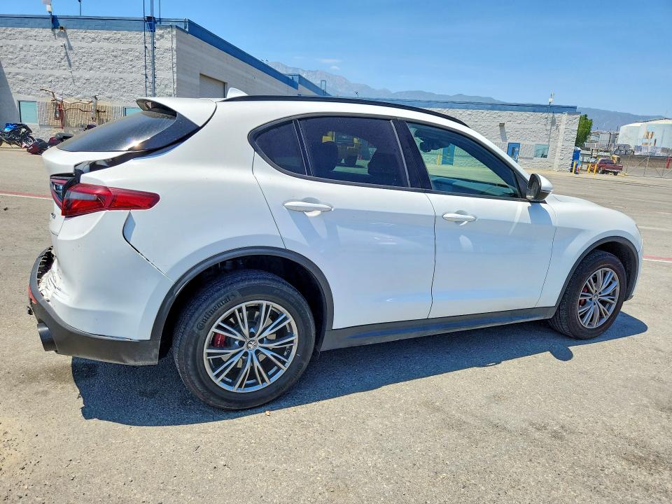 2022 Alfa romeo Stelvio VIN ZASPAJAN0N7D24633 COPART salvage auction — REAR END, CA - SALVAGE CERTIFICATE, sold $6,700 on 2026-08-25 (photo 3)