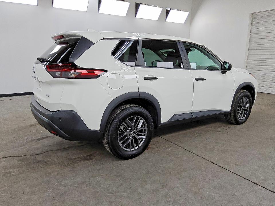 2021 Nissan Rogue sport VIN 5N1AT3AB0MC733016 COPART salvage auction — MINOR DENT/SCRATCHES, Il - Certificate Of Title, sold $10,400 on 2026-08-04 (photo 3)