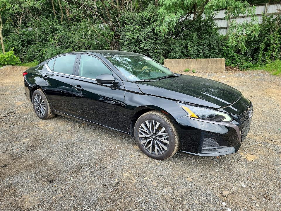 2026 Nissan Altima VIN 1N4BL4DV8TN320676 COPART salvage auction — REAR END, VA - CERT OF TITLE - SALVAGE, sold $4,350 on 2026-08-03 (photo 4)